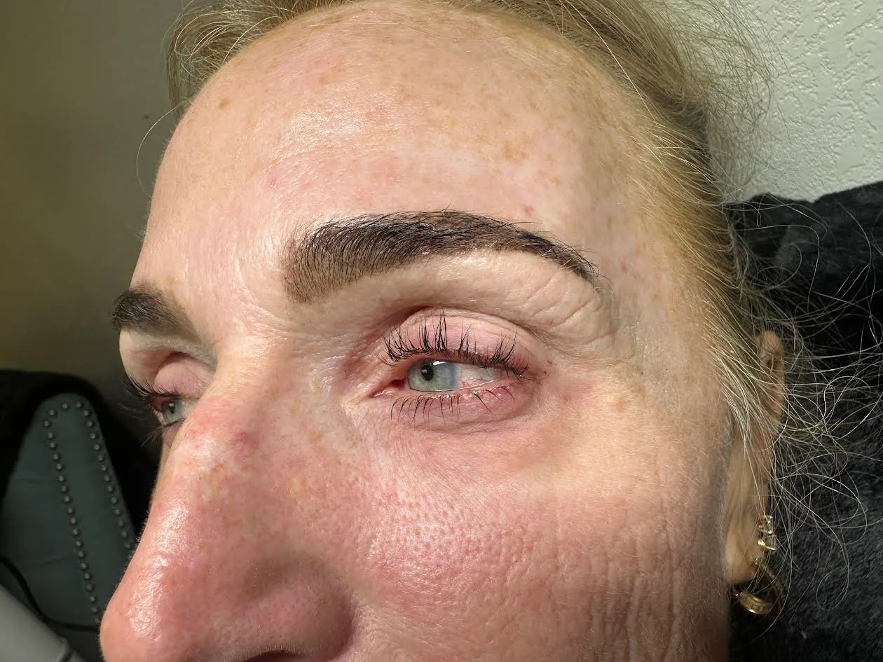 Brow Wax & Tint photo 1